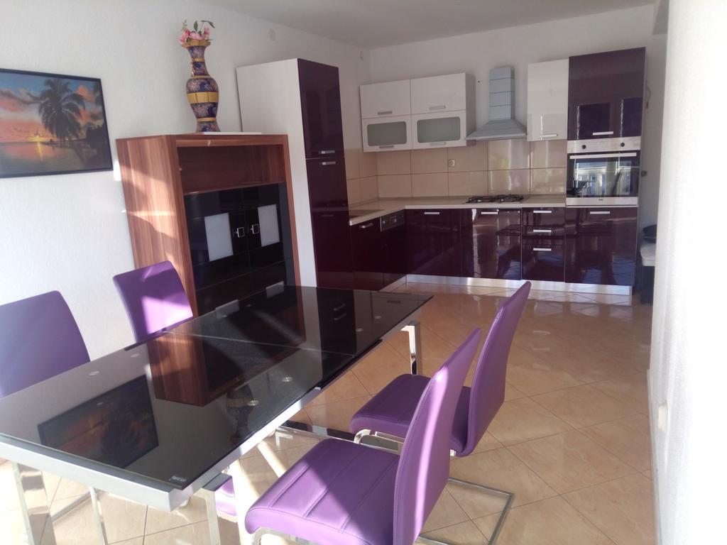 Apartments Nikola Пучишча Экстерьер фото