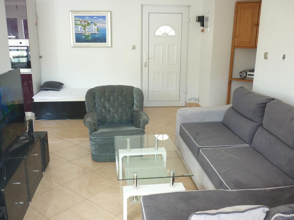Apartments Nikola Пучишча Экстерьер фото
